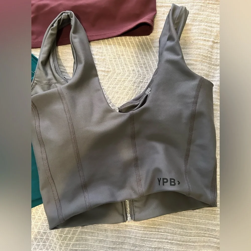 Bundle of three sports bras - Picture 5 of 10